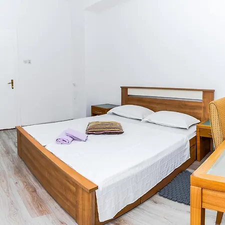 Gostinjska kuća Mika 3*